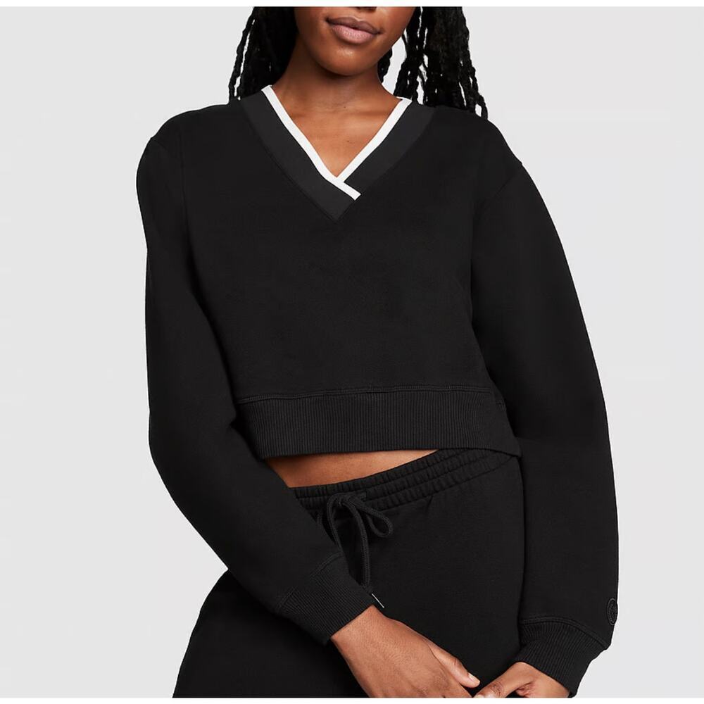 Nwt- VS Pink- PREMIUM FLEECE V-NECK PULLOVER-M